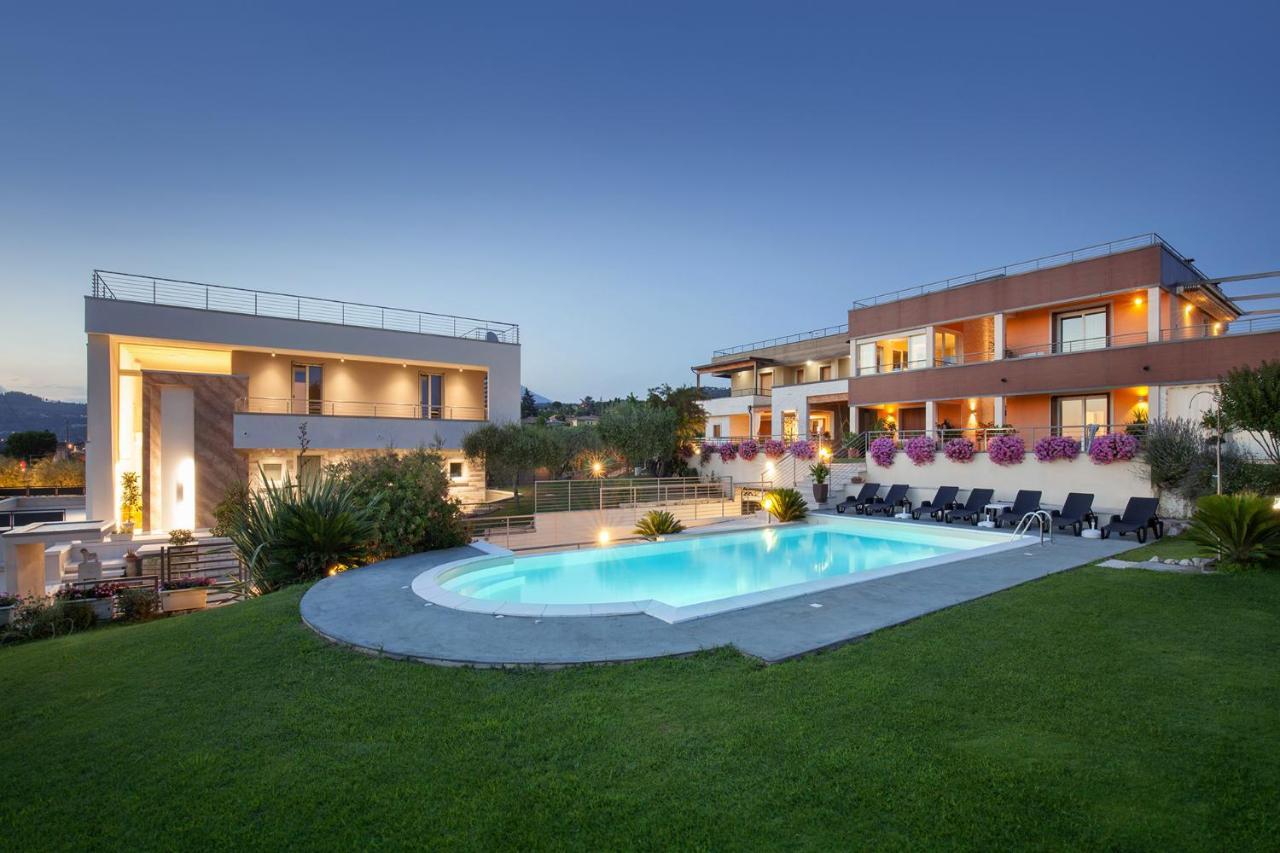 Villa Aurora-Holiday Home Apt 2 Bardolino Exterior foto