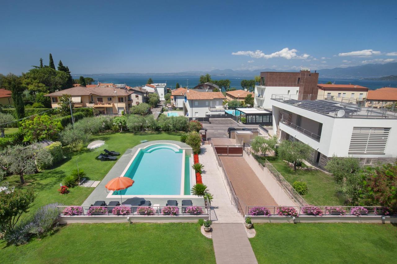 Villa Aurora-Holiday Home Apt 2 Bardolino Exterior foto