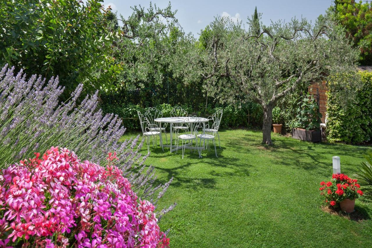 Villa Aurora-Holiday Home Apt 2 Bardolino Exterior foto