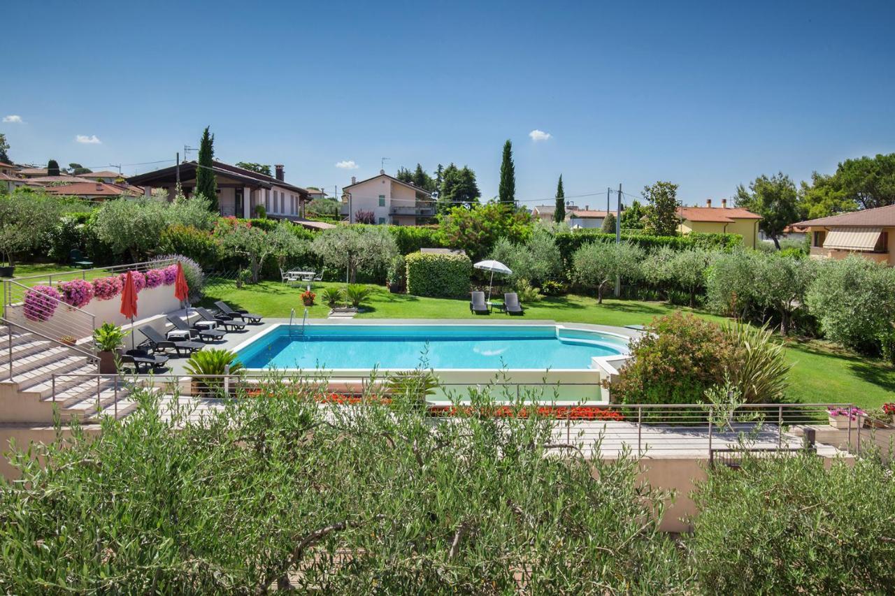 Villa Aurora-Holiday Home Apt 2 Bardolino Exterior foto